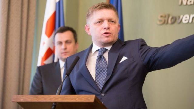 434246_andrej danko robert fico 676x451.jpg
