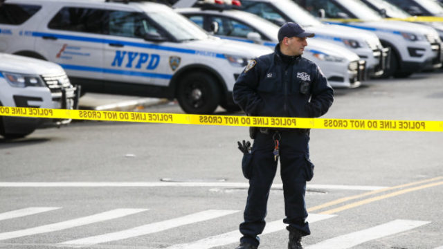 434991_nypd_officer_shot_44809 67eac80406244506891b29a4d5af9074 676x451.jpg