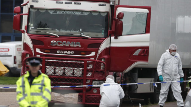 435102_britain_truck_deaths_01117 2f919abc17ff45faacbcac702912cc9d 676x453.jpg