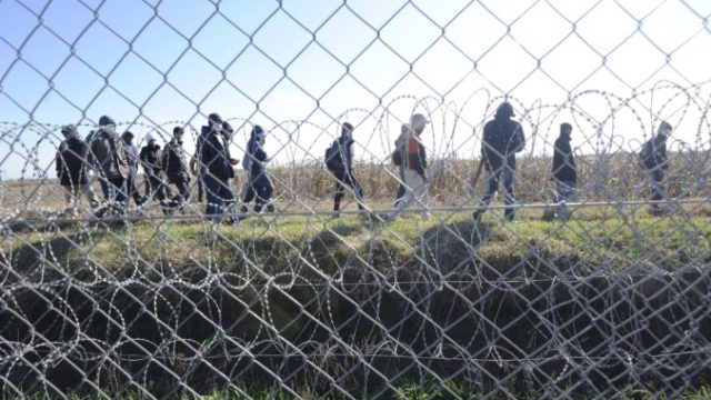 435218_migranti 1 676x450.jpg