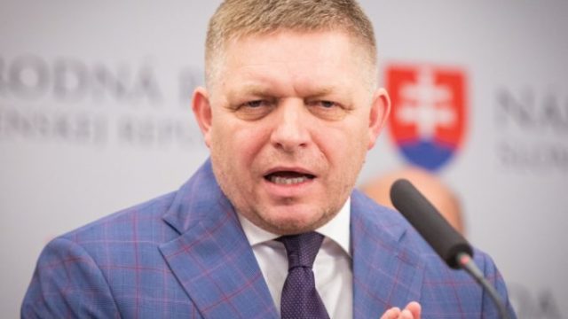 435748_robert fico smer sd 676x458.jpg