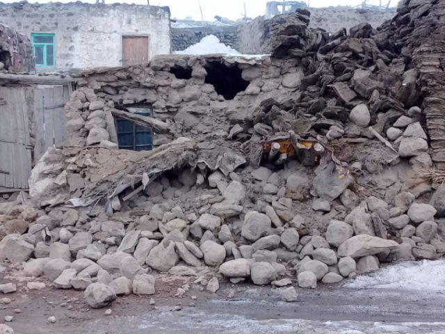 435807_turkey_earthquake_39081 590478c69c8244a58524d446afd91a19 676x507.jpg