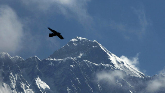 435852_nepal_winter_everest_16890 783dbeff49414eb38d3a7983bdb3912b 676x452.jpg