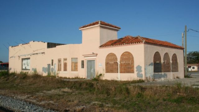 435993_hh 676x451.jpg
