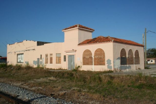 435993_hh 676x451.jpg