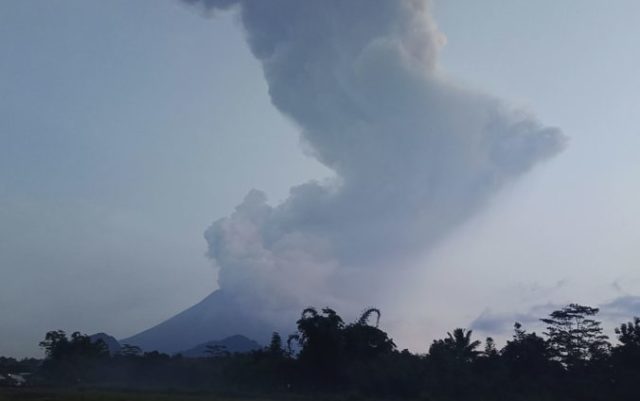 436388_sopka merapi 676x424.jpg