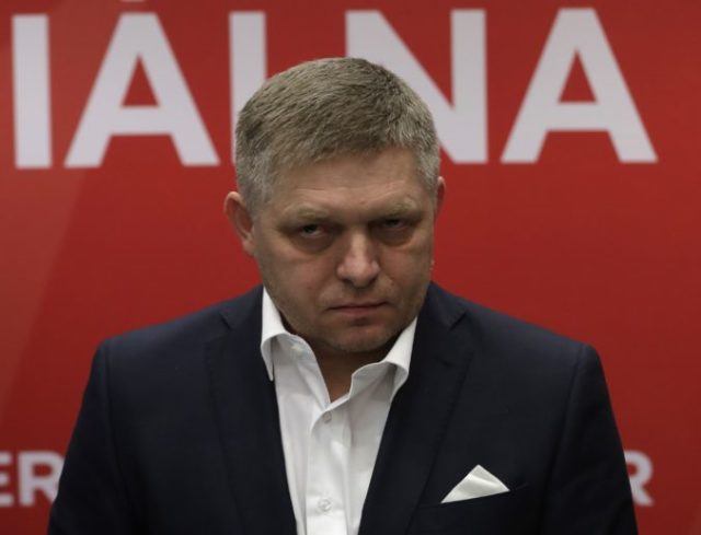 436390_robert fico smer sd 676x517.jpg