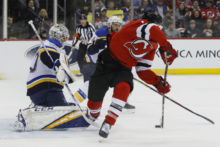 436666_blues_devils_hockey_31455 50c04aa4f32c4acf90e4e80ae52cd75e 676x451.jpg