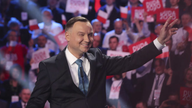 436682_poland_politics_98656 96efc34fec934af99f8f72187eeaaed2 676x567.jpg