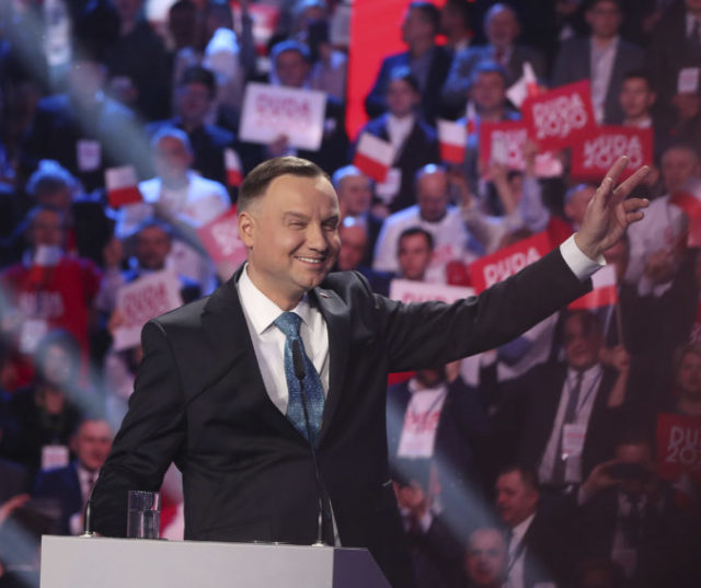 436682_poland_politics_98656 96efc34fec934af99f8f72187eeaaed2 676x567.jpg