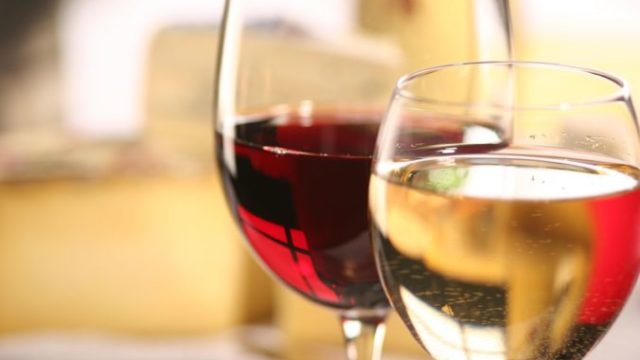 436730_vino 676x451.jpg