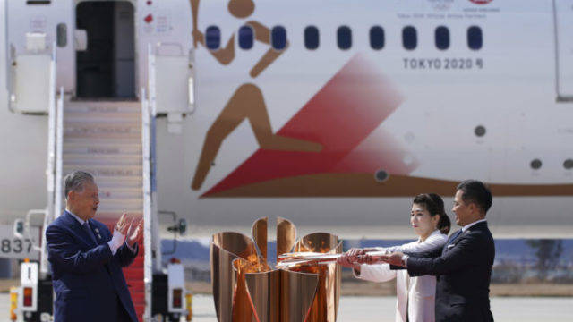 437468_aptopix_olympics_tokyo_2020_torch_arrival_64666 aaf5e167440445f9b51141c4e3954850 676x451.jpg