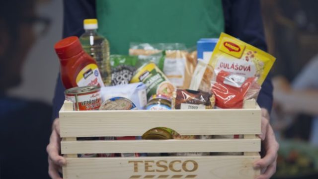 438269_tesco darovanie_potravin_1 676x465.jpg