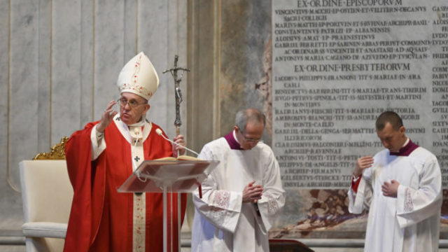 438681_vatican_pope_palm_sunday_mass_86118 fcf3f1a3567a457eb88727ca84290c30 676x451.jpg