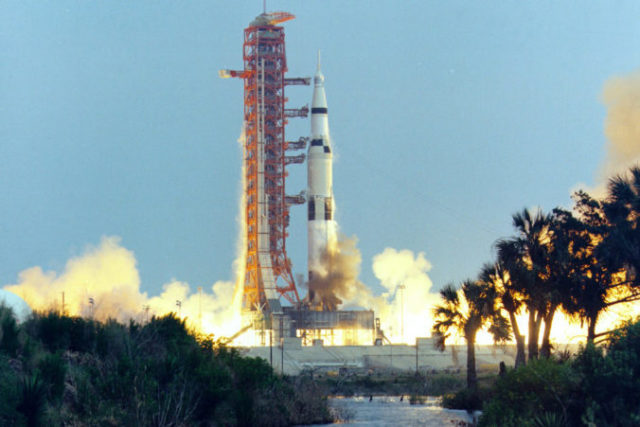 438820_apollo_13_anniversary_59488 f4eb7f2f401f4a29b5ea4339750149eb 676x451.jpg