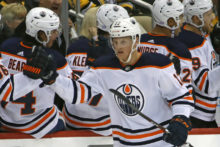 438875_oilers_cave_hockey_40629 530e1e6a9cbe45849df8b9087fdb1030 676x451.jpg