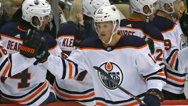 438875_oilers_cave_hockey_40629 530e1e6a9cbe45849df8b9087fdb1030 676x451.jpg