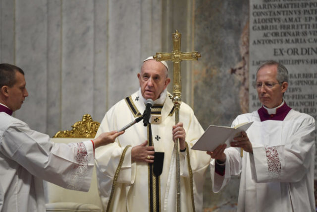 438888_virus_outbreak_vatican_easter_58106 6ca40e65f0a648a887948f20a0f76b98 676x451.jpg