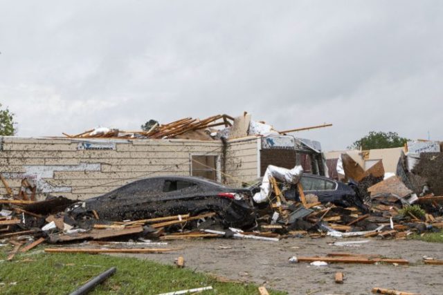 438921_tornado usa 676x451.jpg