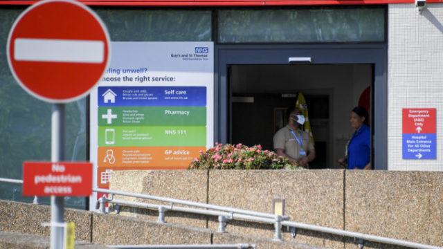 438970_virus_outbreak_britain_03368 33c28187a64743bfaa16a177c5c46c12 676x451.jpg