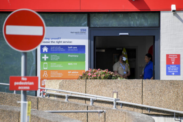 438970_virus_outbreak_britain_03368 33c28187a64743bfaa16a177c5c46c12 676x451.jpg