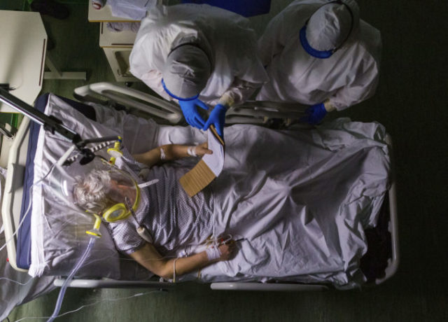 439336_aptopix_virus_outbreak_italy_lifesavers_photo_gallery_20073 4b378a9212424e5e9ea1159806e0717d 676x486.jpg