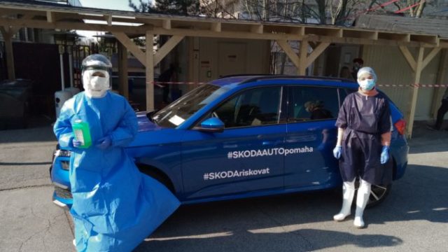 439979_dve_vozidl_koda_kamiq_u_pomhaj_unba 676x507.jpg