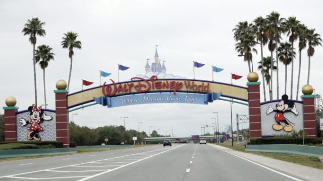 440067_virus_outbreak_theme_parks_03499 59fd882a0b624838b65a7b4e479e3c7b min 676x451.jpg