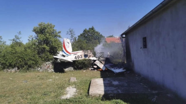 440364_croatia_air_force_crash_28962 64437d5f5a9a421bba22466a6c3df4bd 676x451.jpg