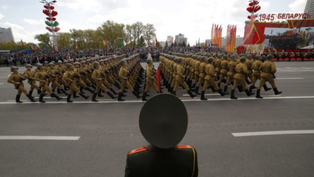 440410_aptopix_virus_outbreak_belarus_wwii_victory_day_20569 270c4836ece14b16822aa1080e057dcf 676x455.jpg