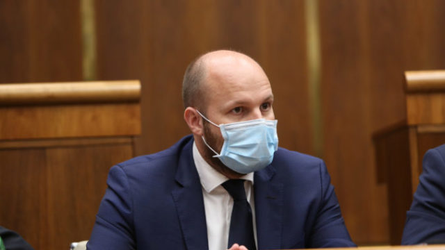 440648_l97a4846 676x451.jpg