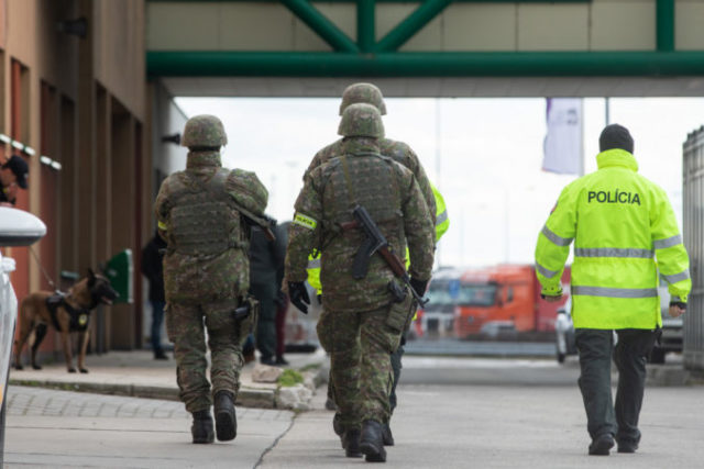 440981_hh 676x451.jpg