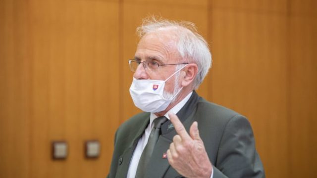 441114_jan micovsky 676x451.jpg