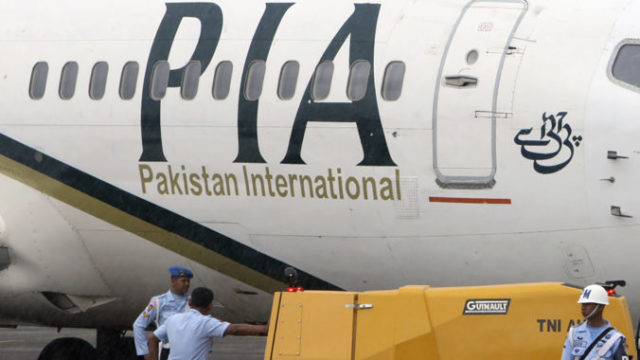 441215_pakistan_plane_crash_68387 ea327b8eb2c042b5b933ca4b0f889e04 676x451.jpg