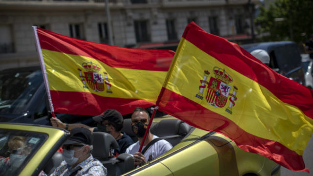 441387_spain_virus_outbreak_far_right_49372 2156524d49f3456a97702337086f1104 676x451.jpg