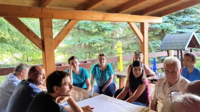 441475_ee 3 676x417.jpg