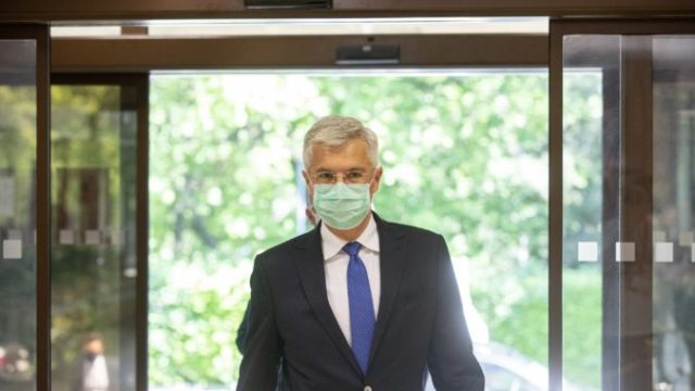 441498_img_4468 min 676x451.jpg