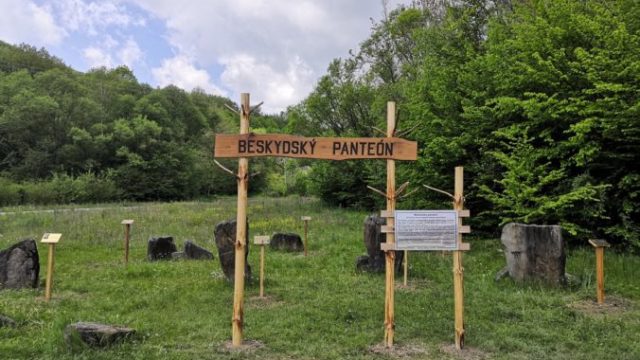 441722_100671875_1157394861291112_2837758856099004416_o 676x507.jpg