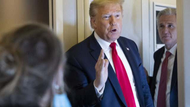 441805_trump_28796 5310dd6511b8416cb81da5a0b3464191 676x451.jpg