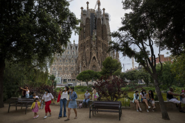 441994_spain_virus_outbreak_barcelona_life_without_tourists_89275 a1d29457287a46379b00b4af88d59f08 676x451.jpg