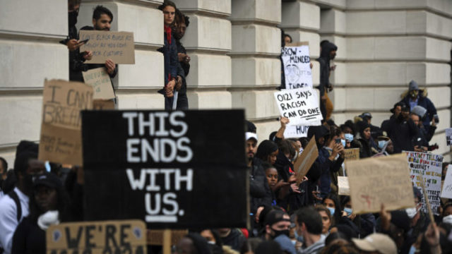 442031_america_protests_britain_92784 df54e876b3c94103a54bf8b063613f48 676x451.jpg