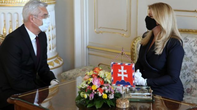 442272_5y7a3883 676x451.jpg