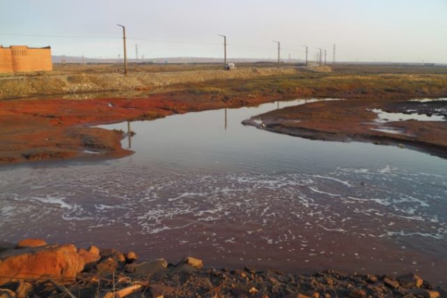 442281_russia_oil_spill_57280 b36cc1c5f88b43c598062bac2c102bf0 676x451.jpg
