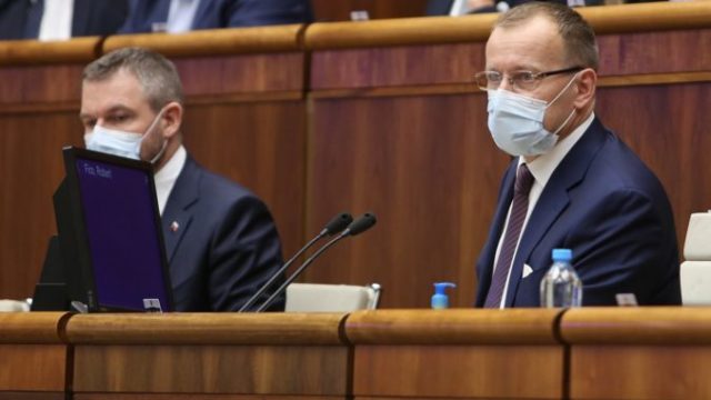 442311_l97a0127 676x579.jpg