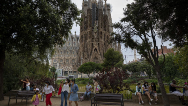 442377_spain_virus_outbreak_barcelona_life_without_tourists_89275 e57c6c4f5f6143fa8a7abfeba69fce23 676x451.jpg
