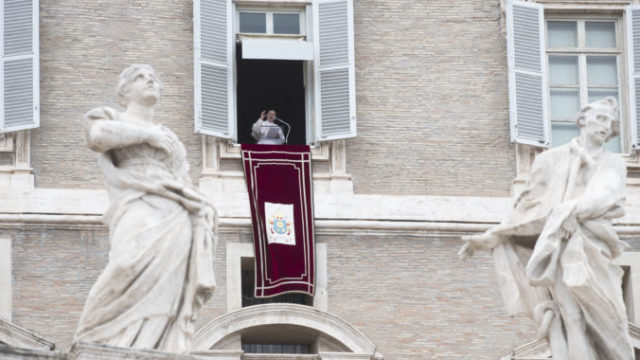 442570_vatican_pope_94920 d3e1ed1874b94f69b539666c6a2d133c 676x451.jpg