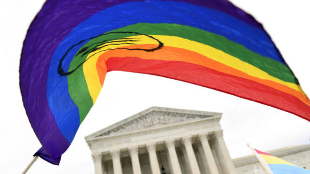 442621_supreme_court_lgbt_rights_74441 3d49e829d8c1414186a8830b06d0f923 676x451.jpg