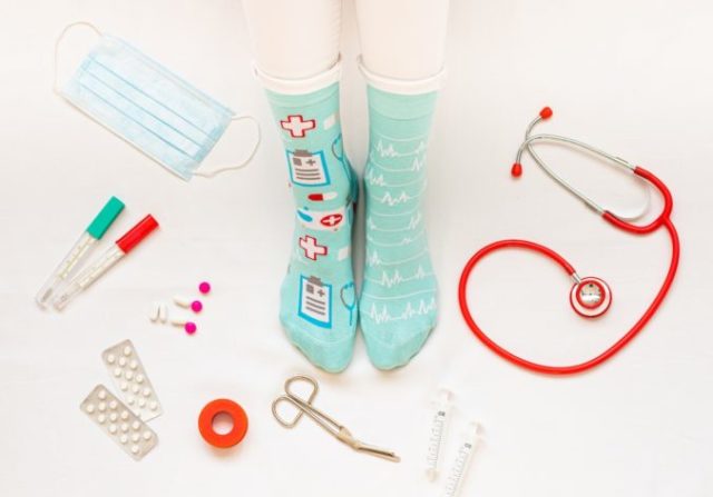 442740_dedoles_medicina 676x472.jpg