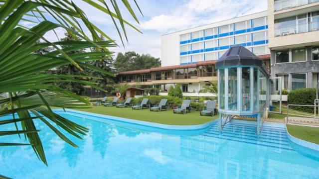 443123_splendid1 676x451.jpg