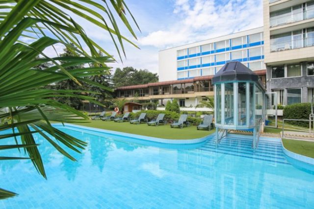 443123_splendid1 676x451.jpg